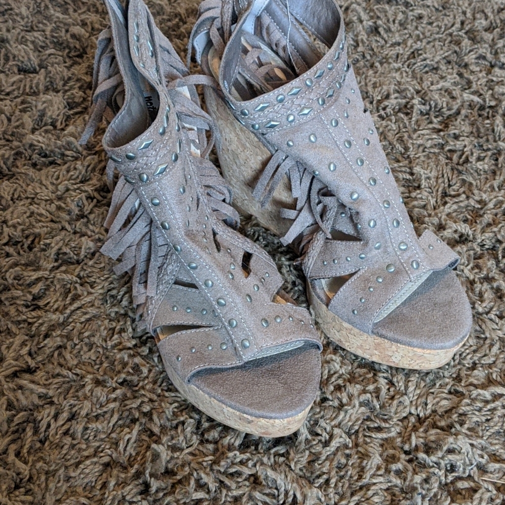 Wedge shoes